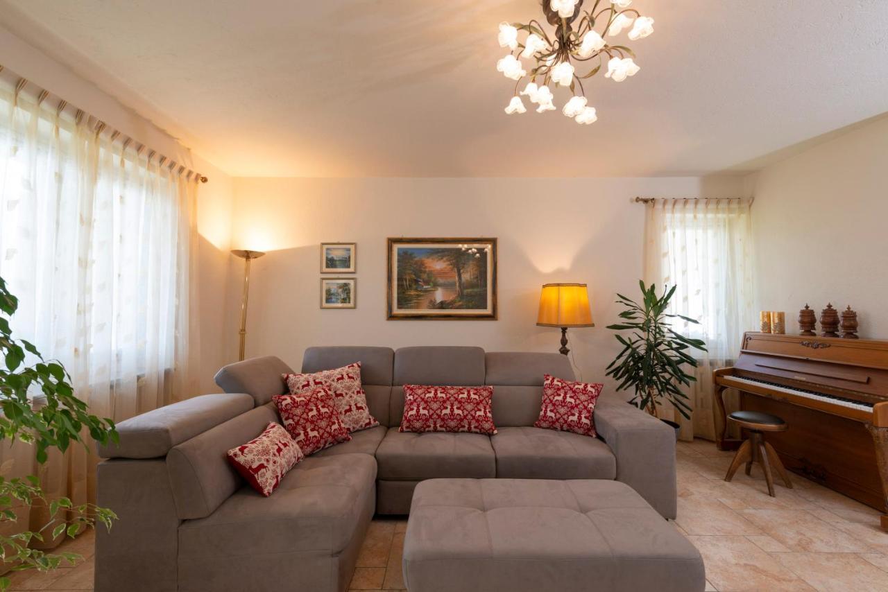 Villa Mara - Aosta - 200 Mq - Wifi - Jacuzzi - Parcheggio - Giardino 외부 사진