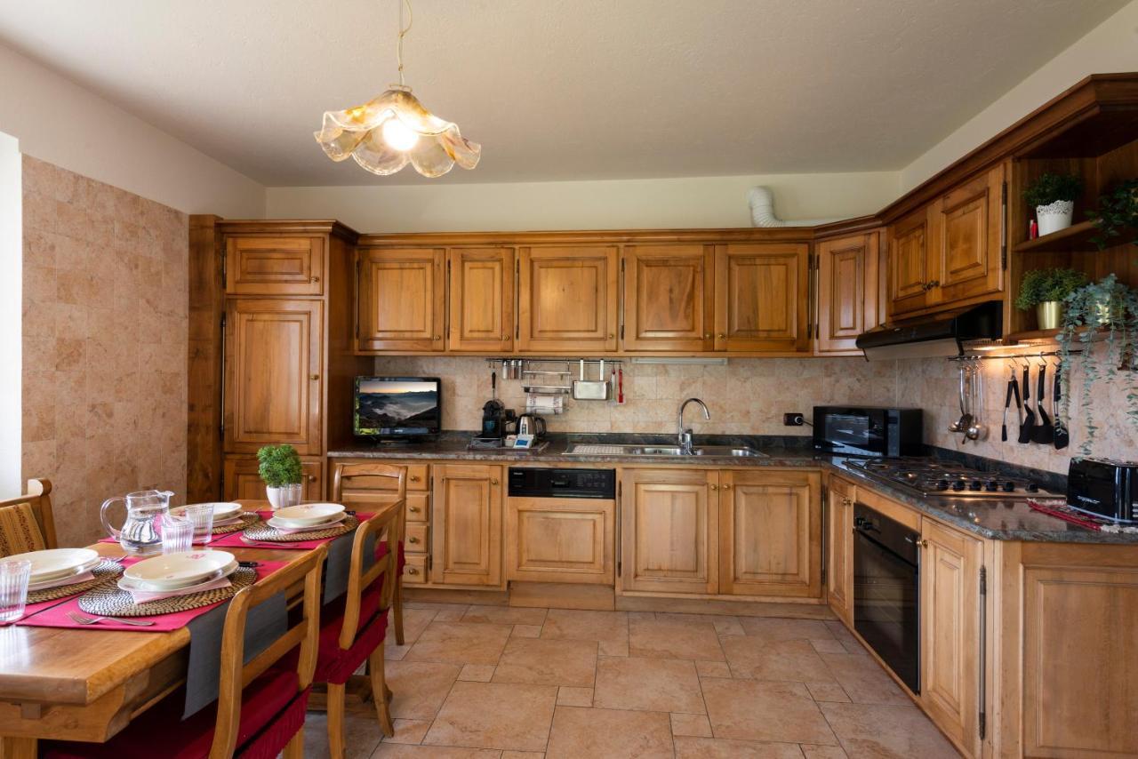 Villa Mara - Aosta - 200 Mq - Wifi - Jacuzzi - Parcheggio - Giardino 외부 사진