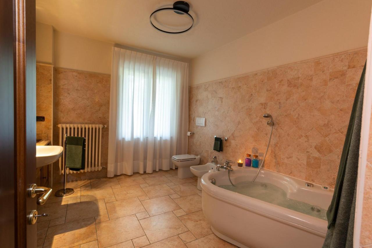 Villa Mara - Aosta - 200 Mq - Wifi - Jacuzzi - Parcheggio - Giardino 외부 사진